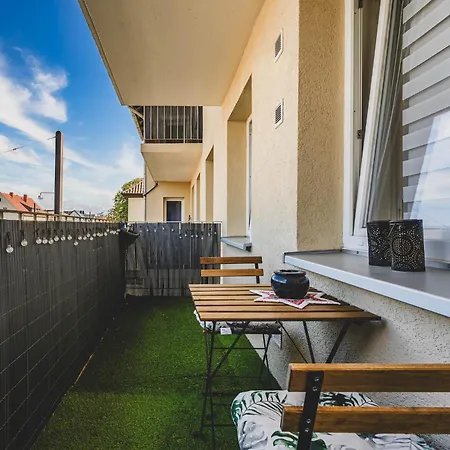 Laatzen 1-3 Bedroom Apartments, 15-20 Min Walk To Exhibition, Free Wifi Appartement Hanovre