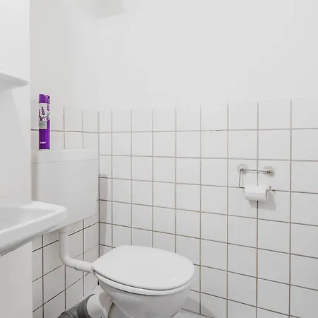 Laatzen 1-3 Bedroom Apartments, 15-20 Min Walk To Exhibition, Free Wifi Appartement *