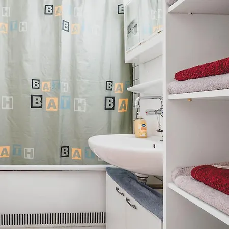 Laatzen 1-3 Bedroom Apartments, 15-20 Min Walk To Exhibition, Free Wifi 아파트