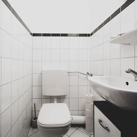 아파트 Laatzen 1-3 Bedroom Apartments, 15-20 Min Walk To Exhibition, Free Wifi