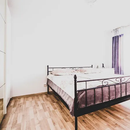 아파트 Laatzen 1-3 Bedroom Apartments, 15-20 Min Walk To Exhibition, Free Wifi *