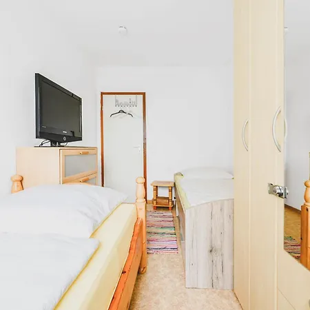Laatzen 1-3 Bedroom Apartments, 15-20 Min Walk To Exhibition, Free Wifi * Hanovre