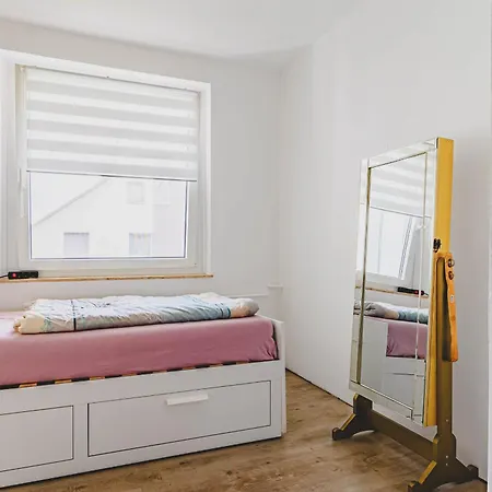 Laatzen 1-3 Bedroom Apartments, 15-20 Min Walk To Exhibition, Free Wifi * 하노버