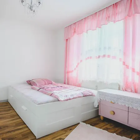 Laatzen 1-3 Bedroom Apartments, 15-20 Min Walk To Exhibition, Free Wifi 하노버