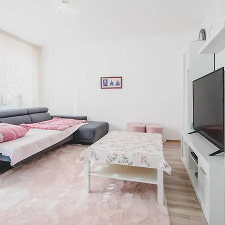 아파트 Laatzen 1-3 Bedroom Apartments, 15-20 Min Walk To Exhibition, Free Wifi