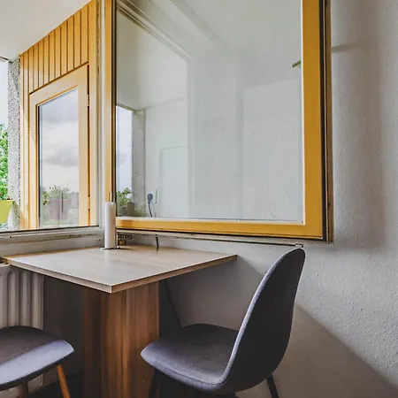 Laatzen 1-3 Bedroom Apartments, 15-20 Min Walk To Exhibition, Free Wifi Appartement Hanovre