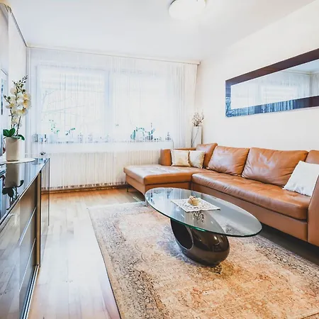Laatzen 1-3 Bedroom Apartments, 15-20 Min Walk To Exhibition, Free Wifi * 하노버