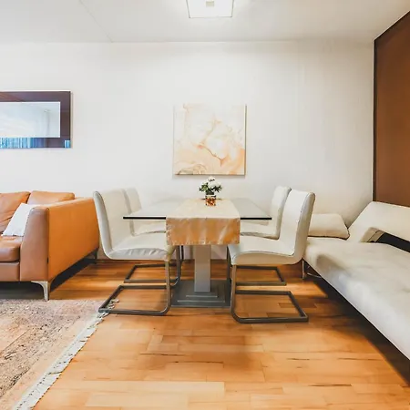 Laatzen 1-3 Bedroom Apartments, 15-20 Min Walk To Exhibition, Free Wifi