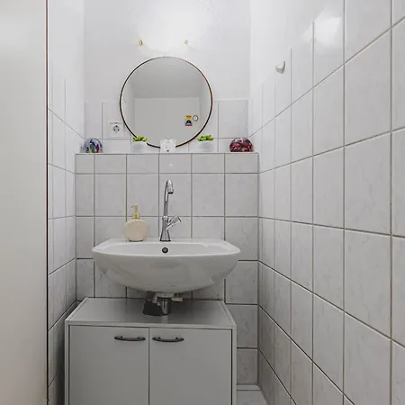 Laatzen 1-3 Bedroom Apartments, 15-20 Min Walk To Exhibition, Free Wifi Appartement Hanovre