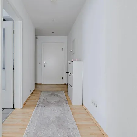 Laatzen 1-3 Bedroom Apartments, 15-20 Min Walk To Exhibition, Free Wifi 아파트 *