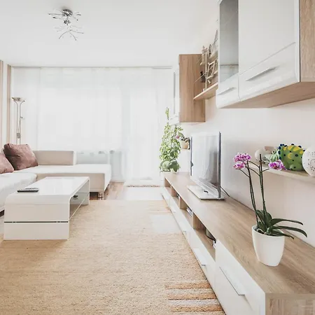 Laatzen 1-3 Bedroom Apartments, 15-20 Min Walk To Exhibition, Free Wifi Appartement Hanovre
