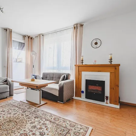 Laatzen 1-3 Bedroom Apartments, 15-20 Min Walk To Exhibition, Free Wifi