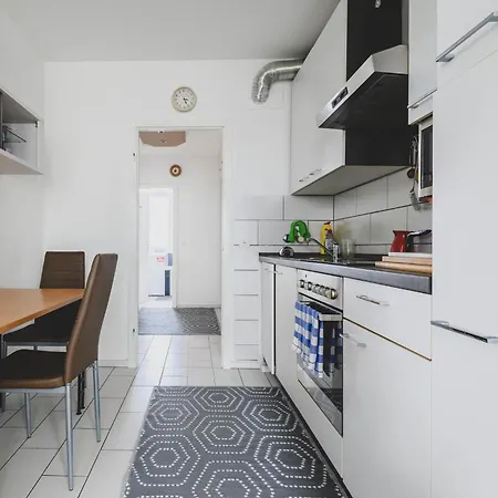 Appartement Laatzen 1-3 Bedroom Apartments, 15-20 Min Walk To Exhibition, Free Wifi