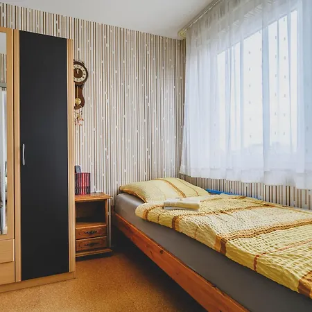 Laatzen 1-3 Bedroom Apartments, 15-20 Min Walk To Exhibition, Free Wifi Appartement Hanovre