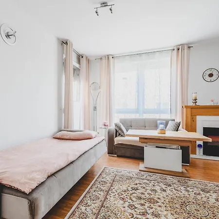 Appartement Laatzen 1-3 Bedroom Apartments, 15-20 Min Walk To Exhibition, Free Wifi
