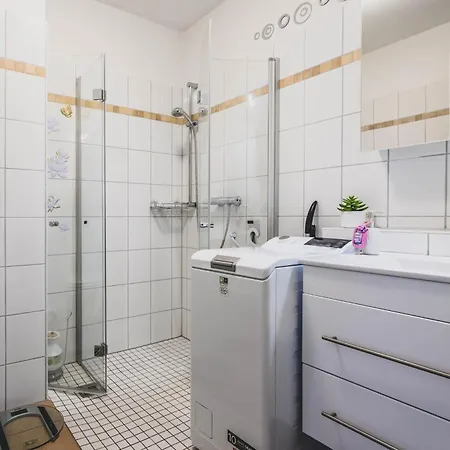 Laatzen 1-3 Bedroom Apartments, 15-20 Min Walk To Exhibition, Free Wifi Hanovre