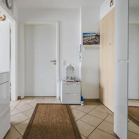 Laatzen 1-3 Bedroom Apartments, 15-20 Min Walk To Exhibition, Free Wifi Appartement
