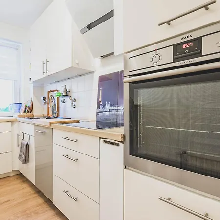 Appartement Laatzen 1-3 Bedroom Apartments, 15-20 Min Walk To Exhibition, Free Wifi