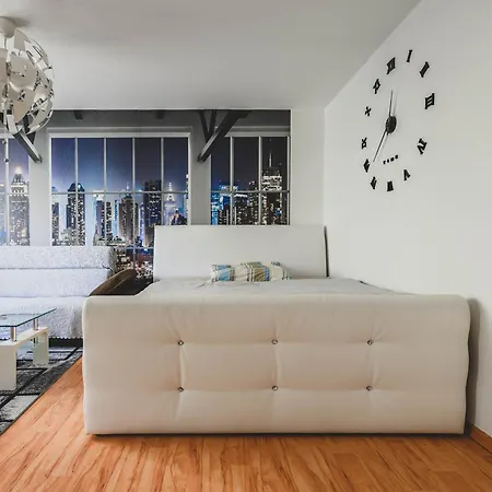 Laatzen 1-3 Bedroom Apartments, 15-20 Min Walk To Exhibition, Free Wifi *