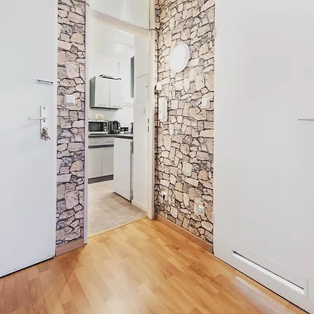 Laatzen 1-3 Bedroom Apartments, 15-20 Min Walk To Exhibition, Free Wifi Appartement *