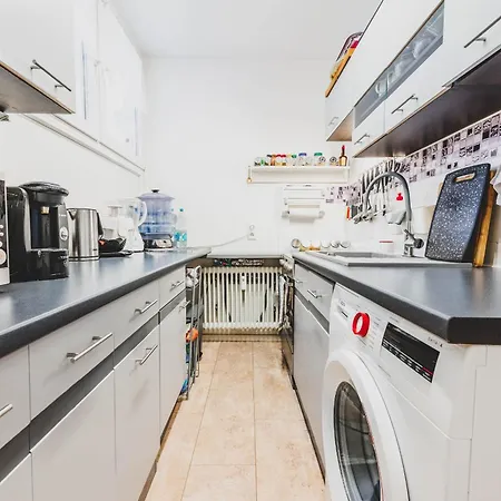 Appartement Laatzen 1-3 Bedroom Apartments, 15-20 Min Walk To Exhibition, Free Wifi