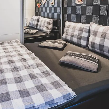Laatzen 1-3 Bedroom Apartments, 15-20 Min Walk To Exhibition, Free Wifi Appartement Hanovre